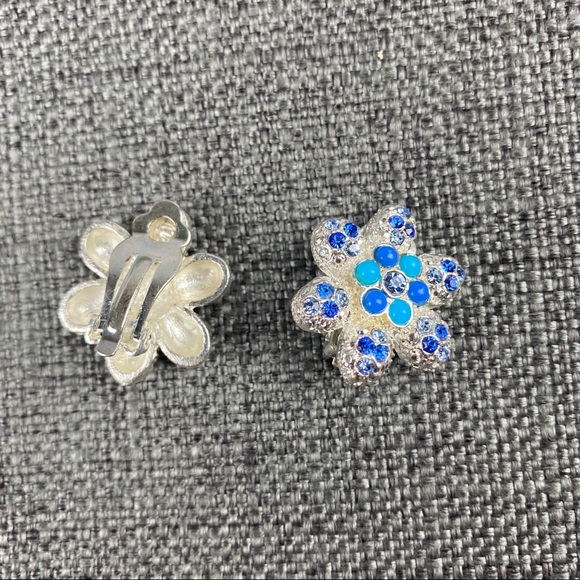 Vintage Shades of Blue & Silver Clip On Earrings - Picture 5 of 6